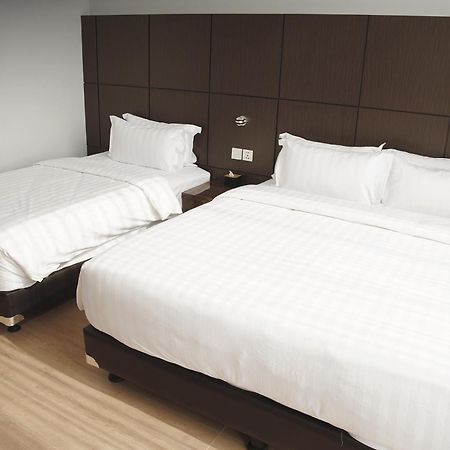 Dreamtel Jakarta Exterior photo