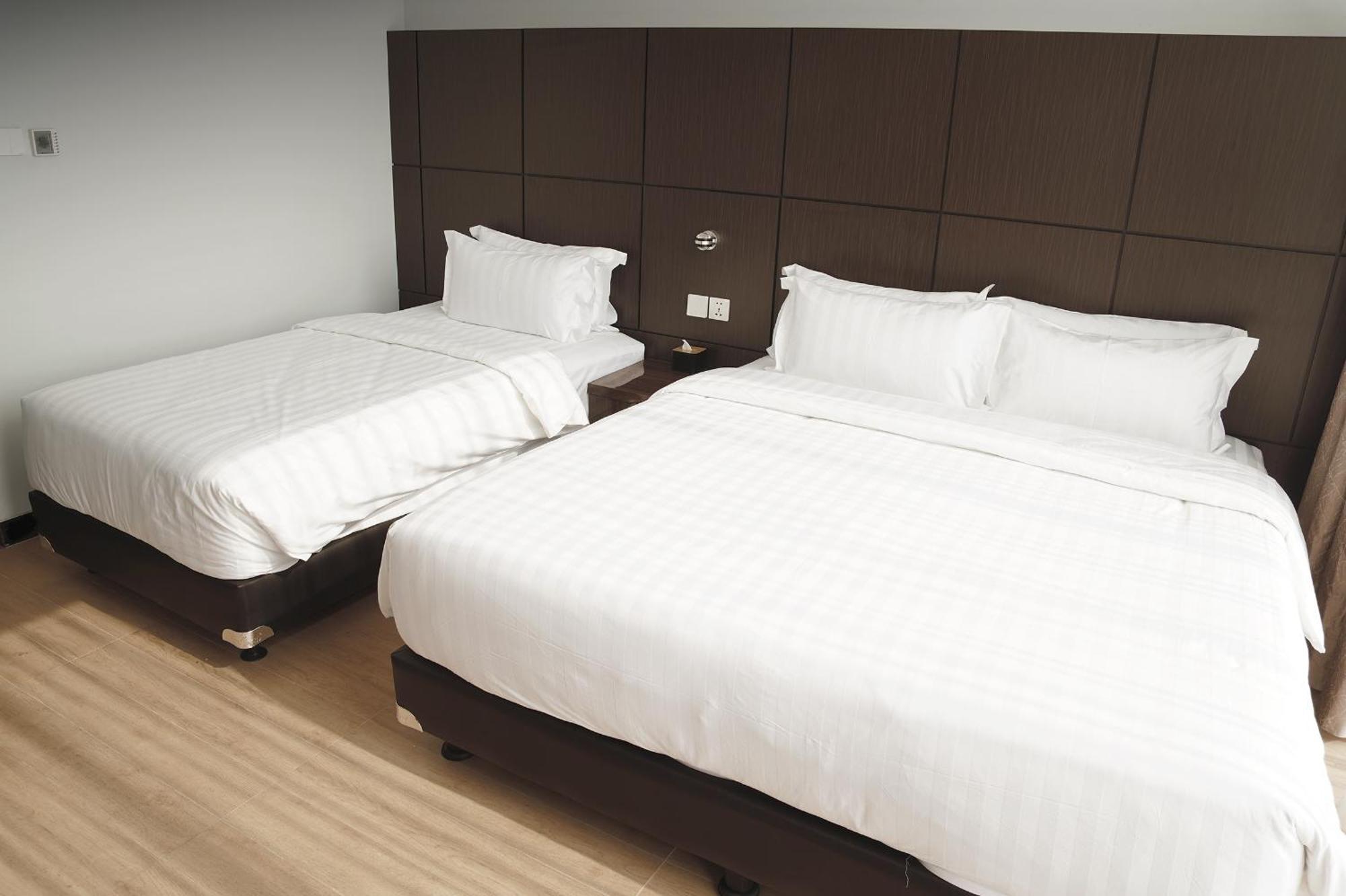 Dreamtel Jakarta Exterior photo