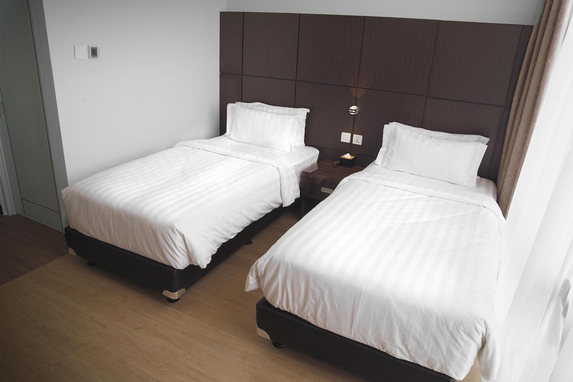 Dreamtel Jakarta Exterior photo