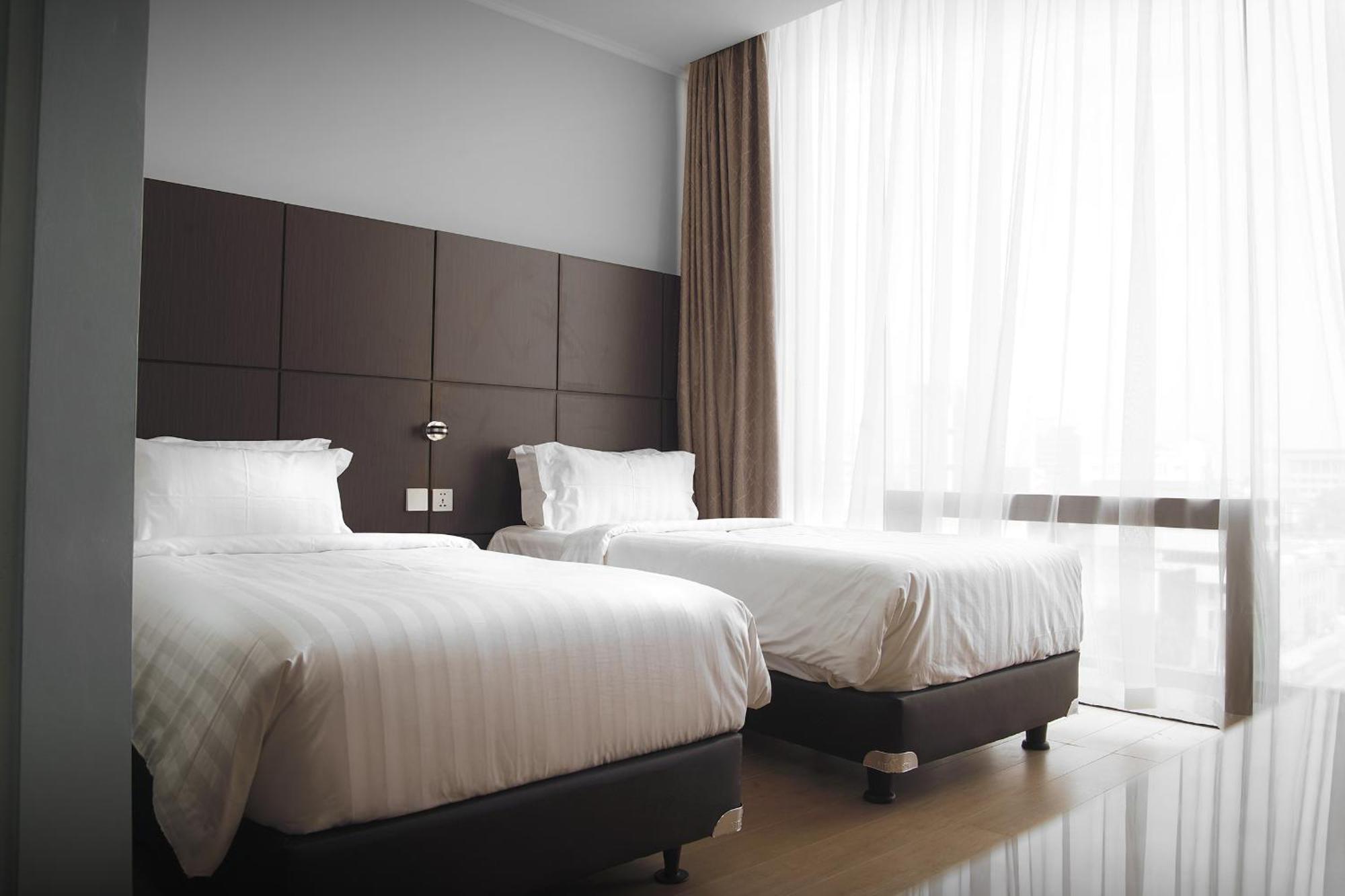Dreamtel Jakarta Exterior photo