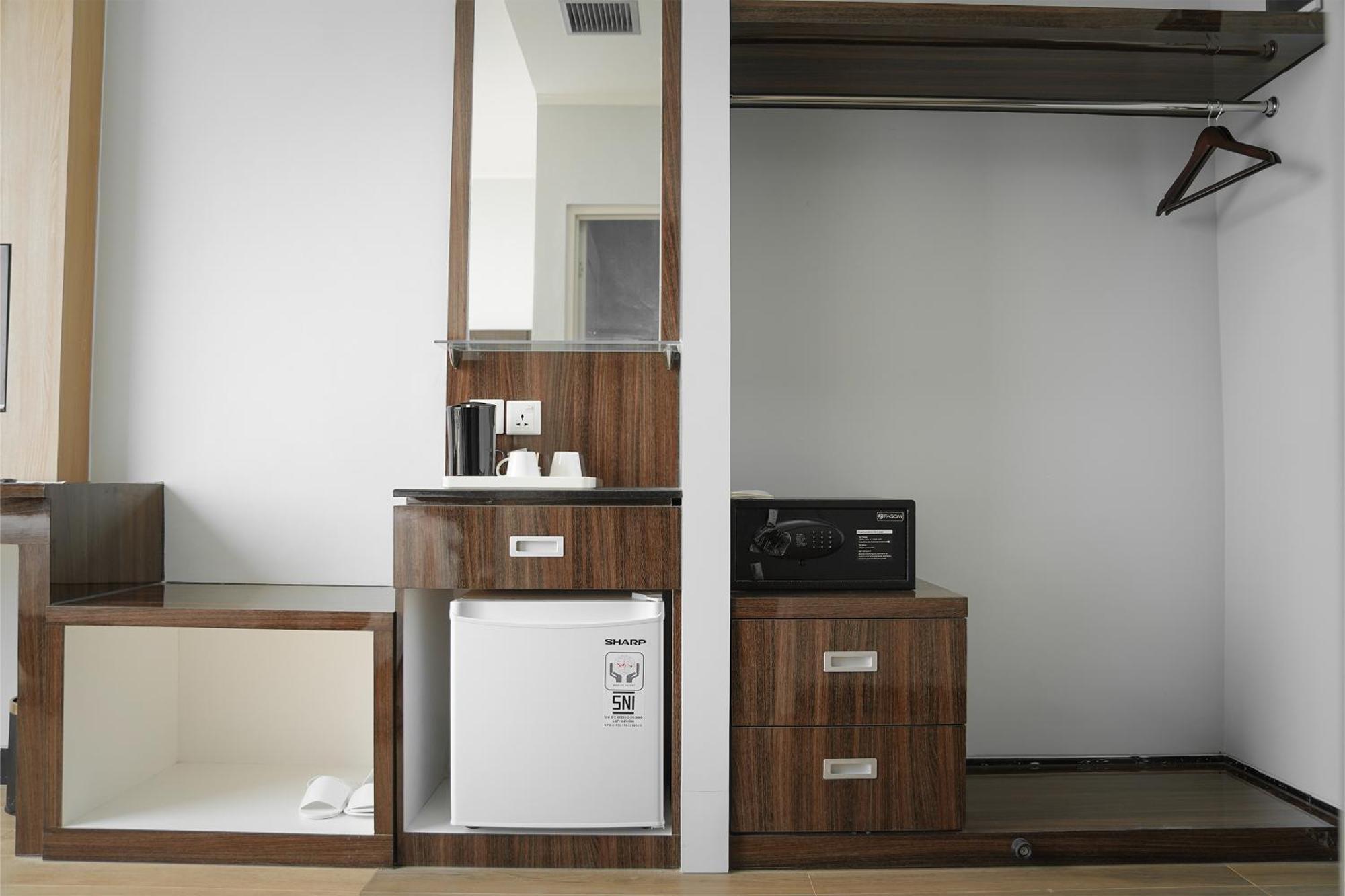 Dreamtel Jakarta Exterior photo