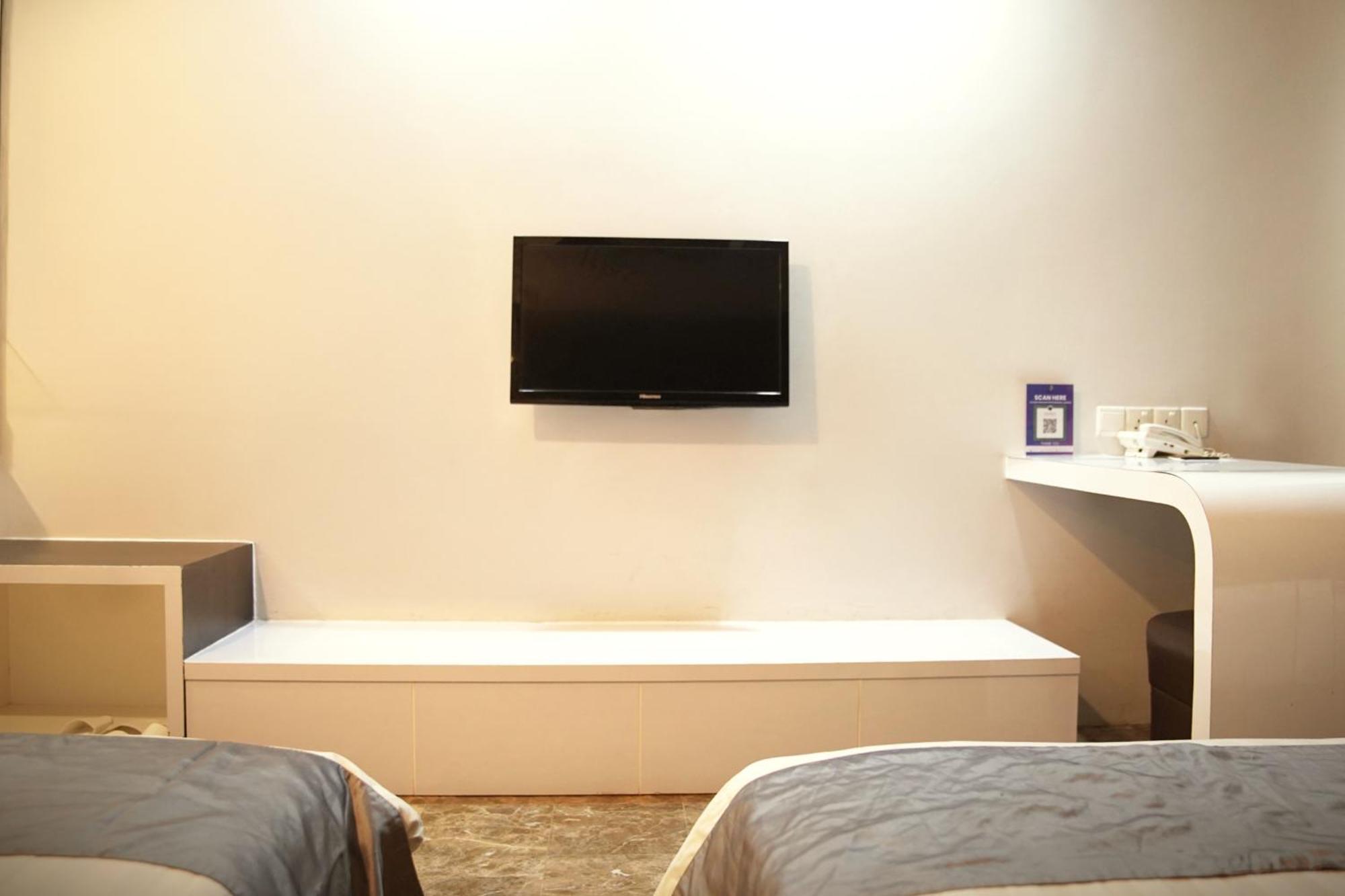 Dreamtel Jakarta Exterior photo