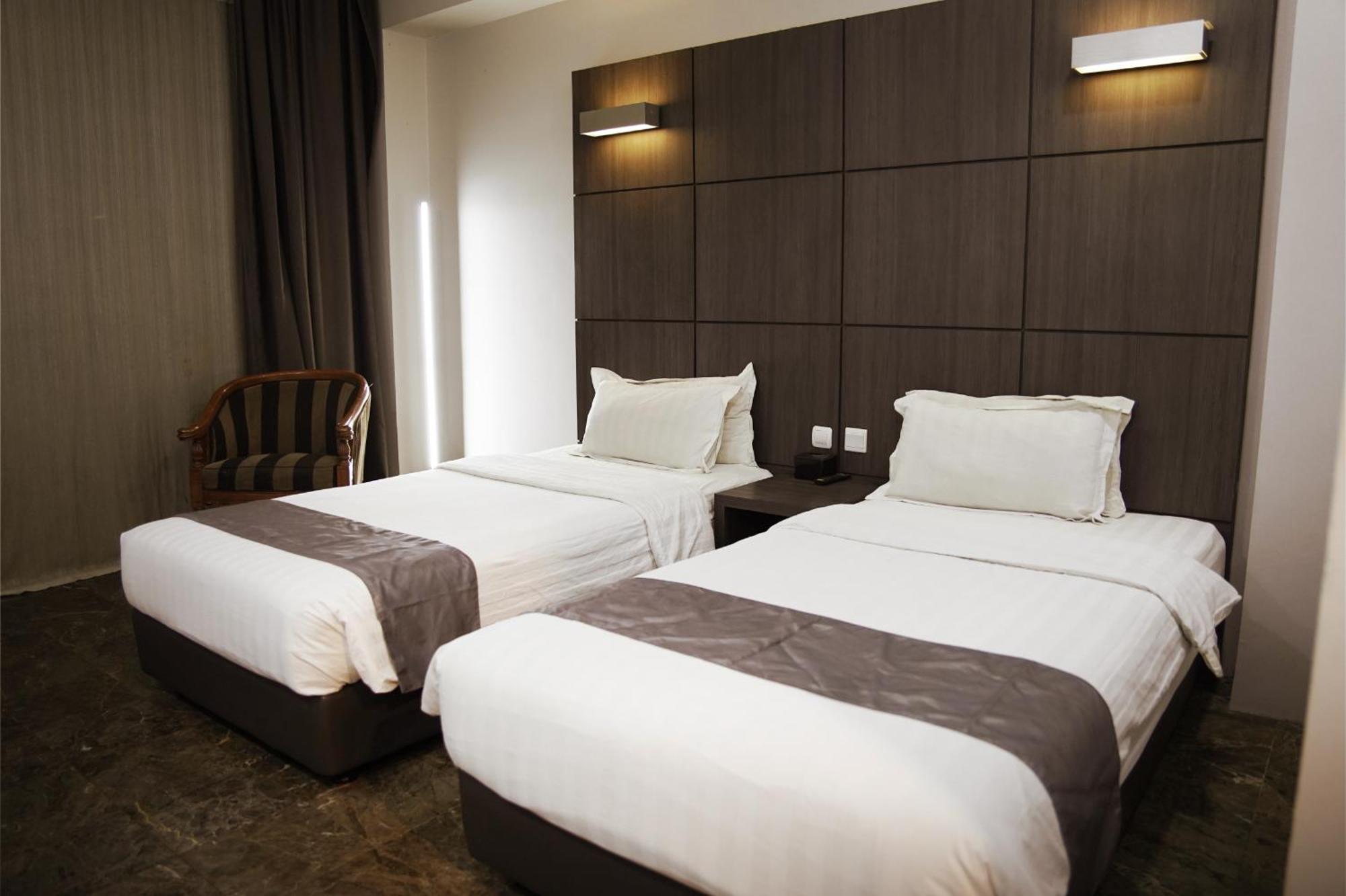 Dreamtel Jakarta Exterior photo