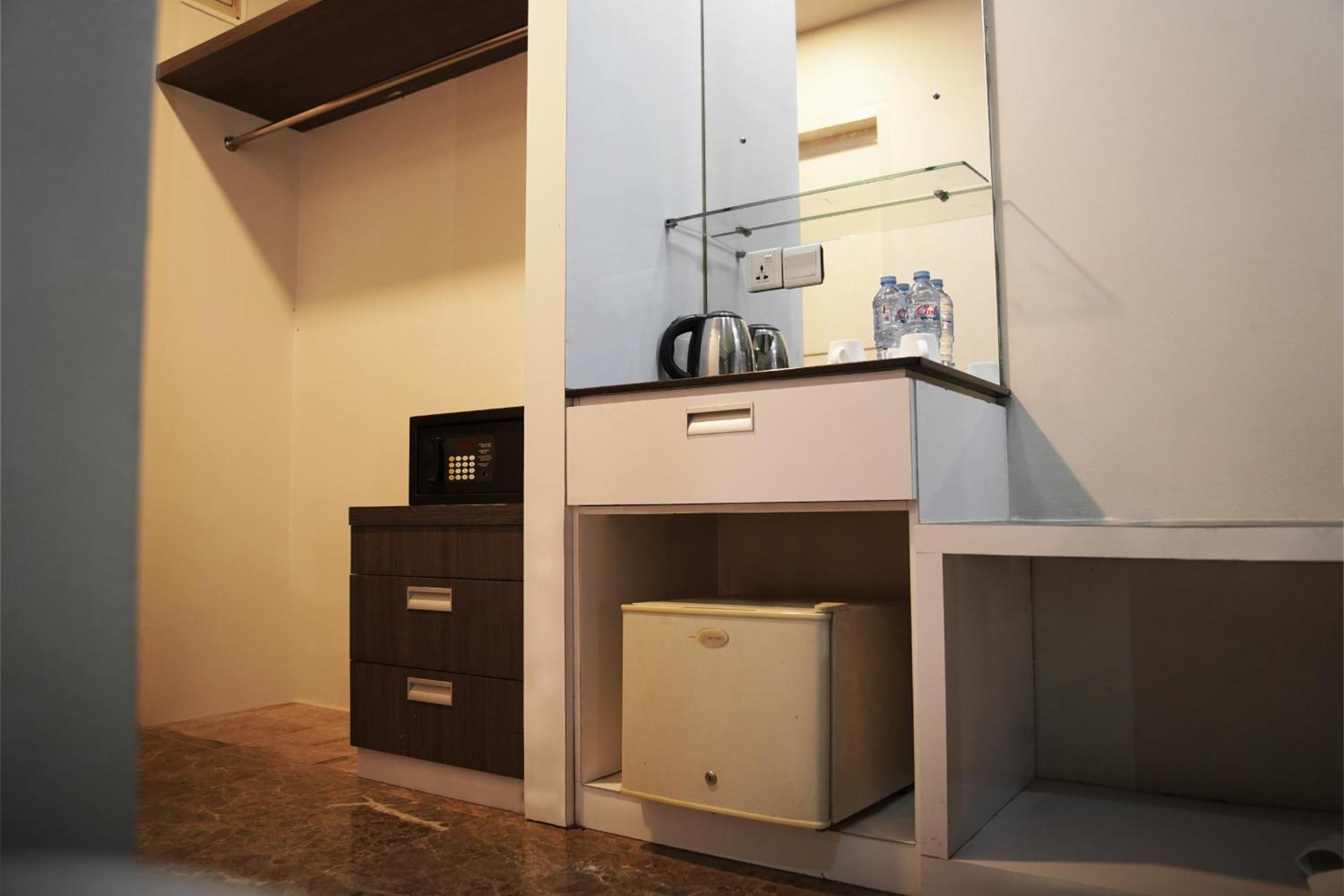 Dreamtel Jakarta Exterior photo
