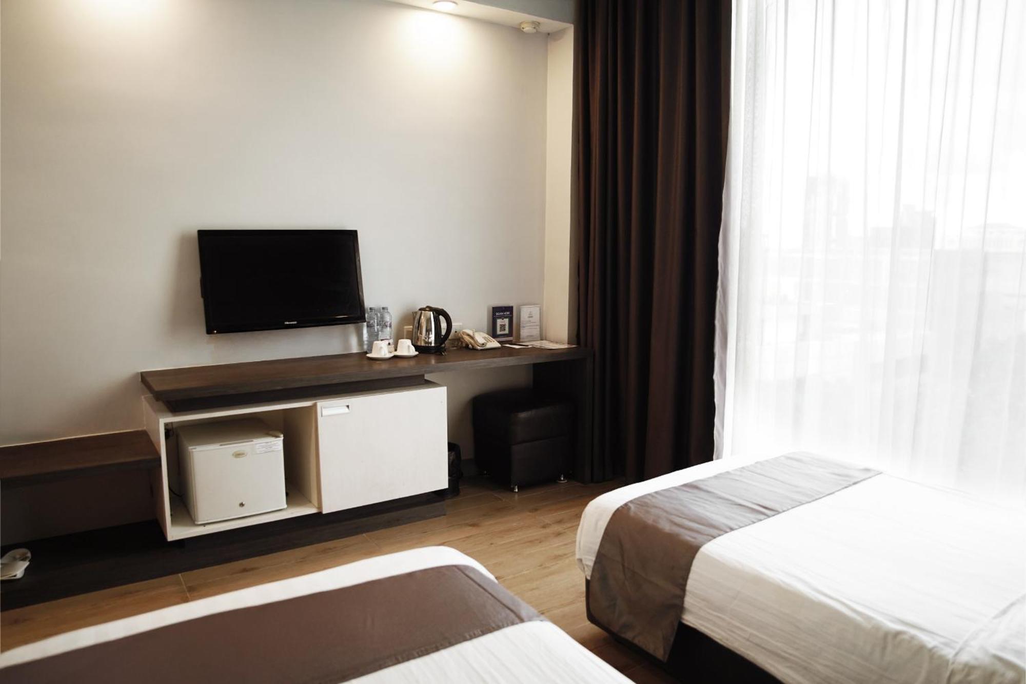 Dreamtel Jakarta Exterior photo