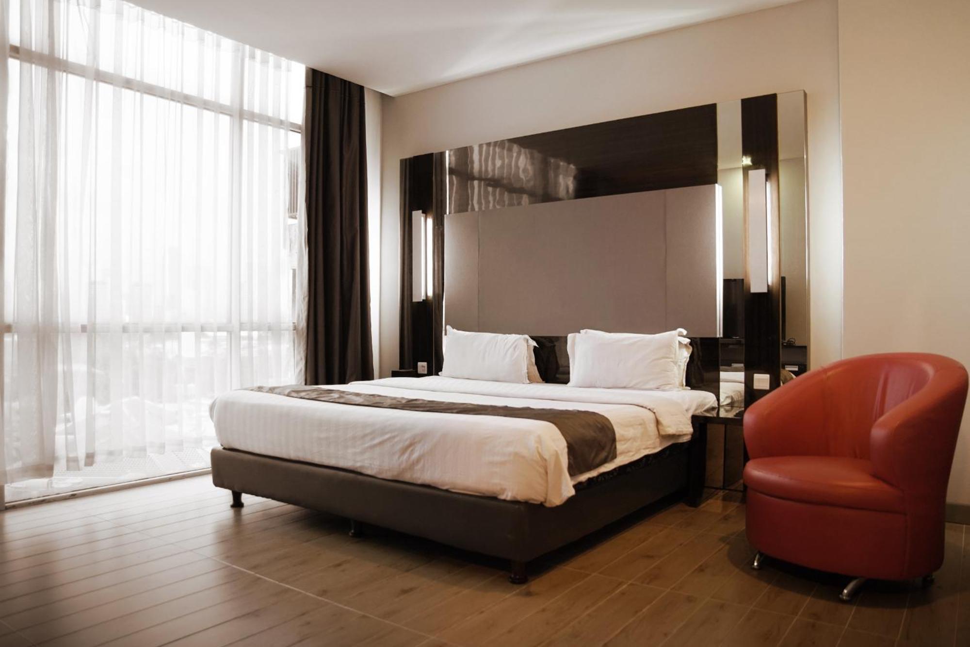 Dreamtel Jakarta Exterior photo