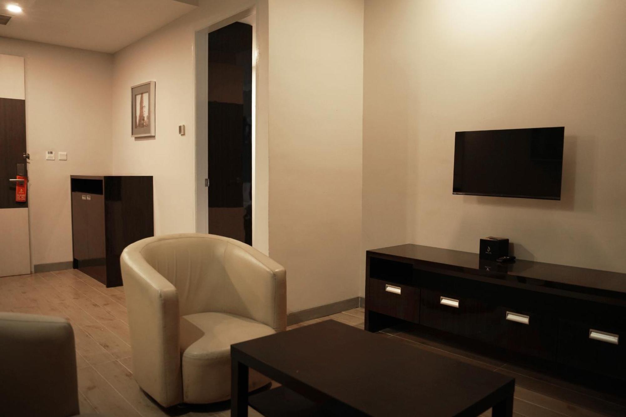 Dreamtel Jakarta Exterior photo