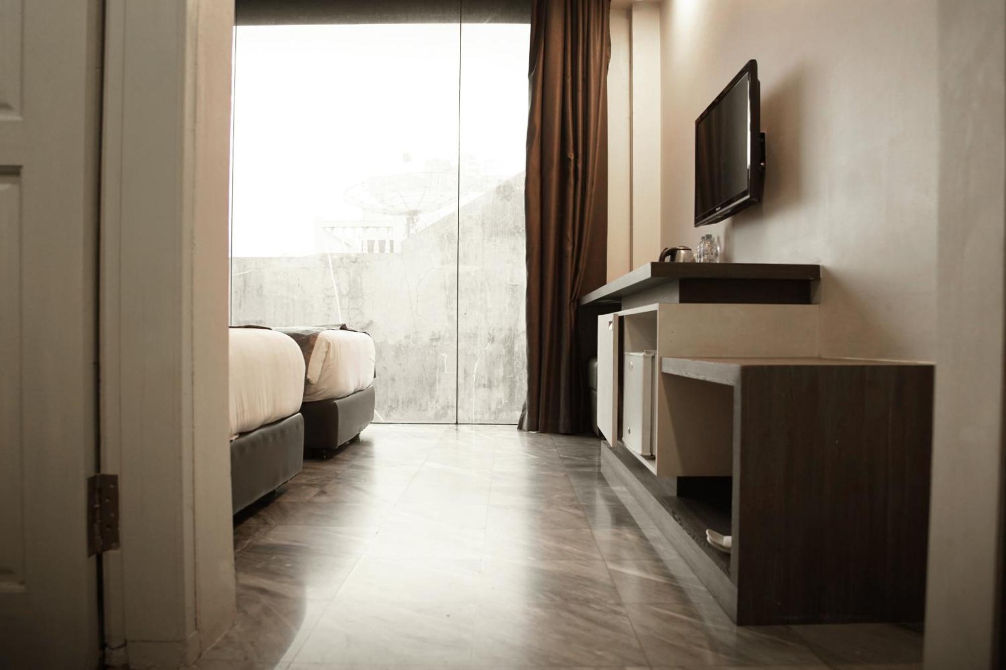 Dreamtel Jakarta Exterior photo