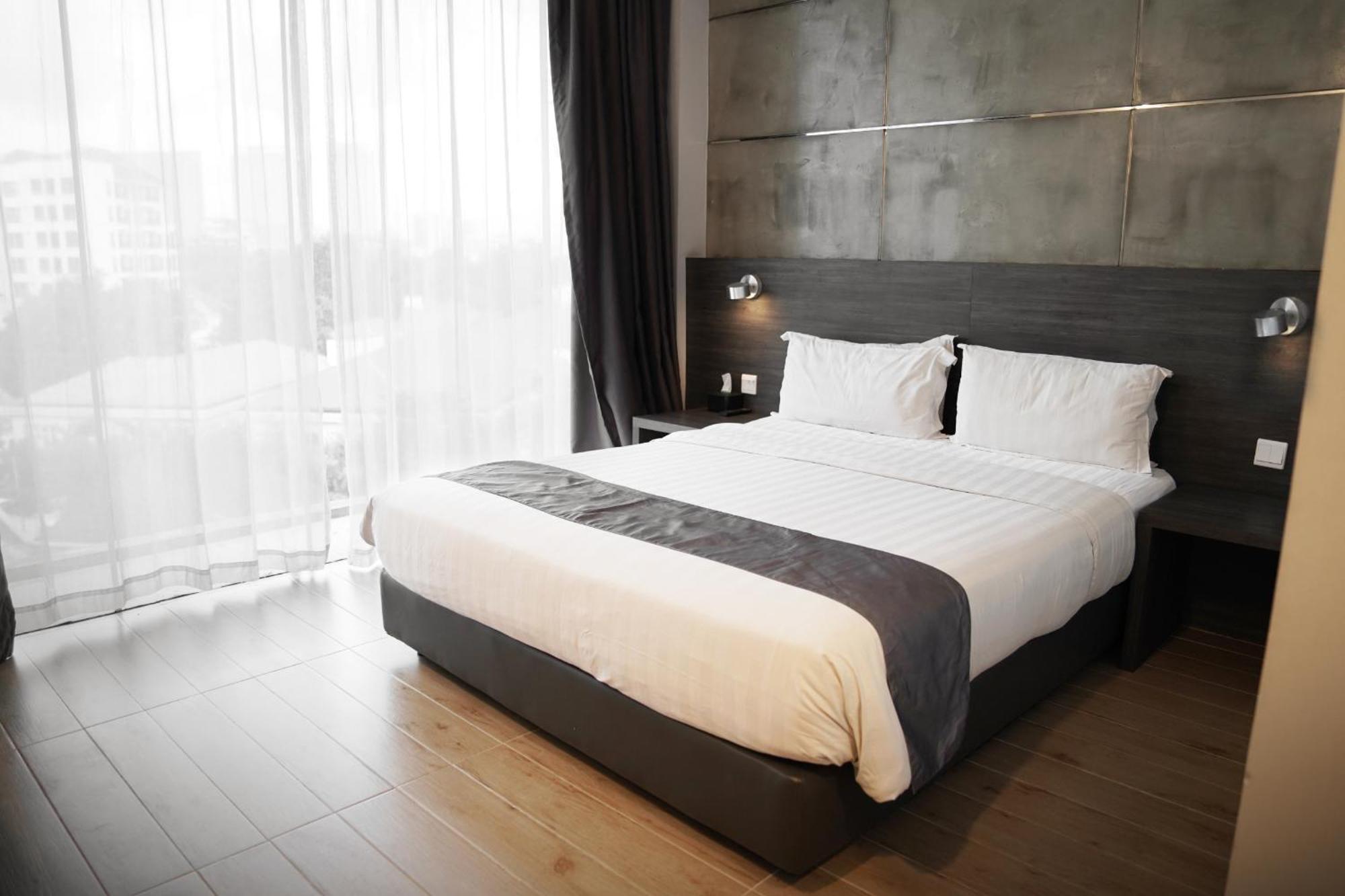 Dreamtel Jakarta Exterior photo